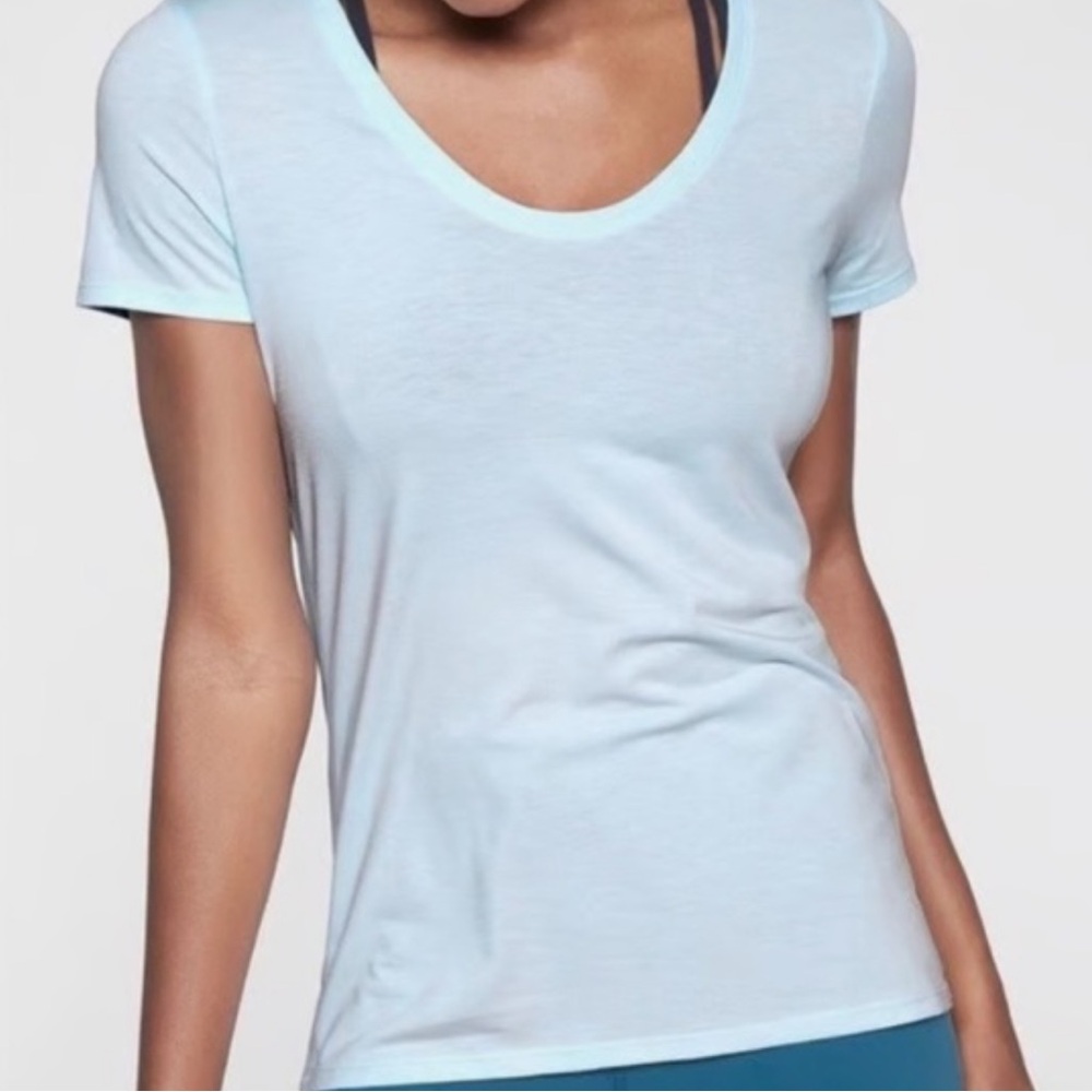 Athleta Women’s Essence Vital Tee Size L light blue